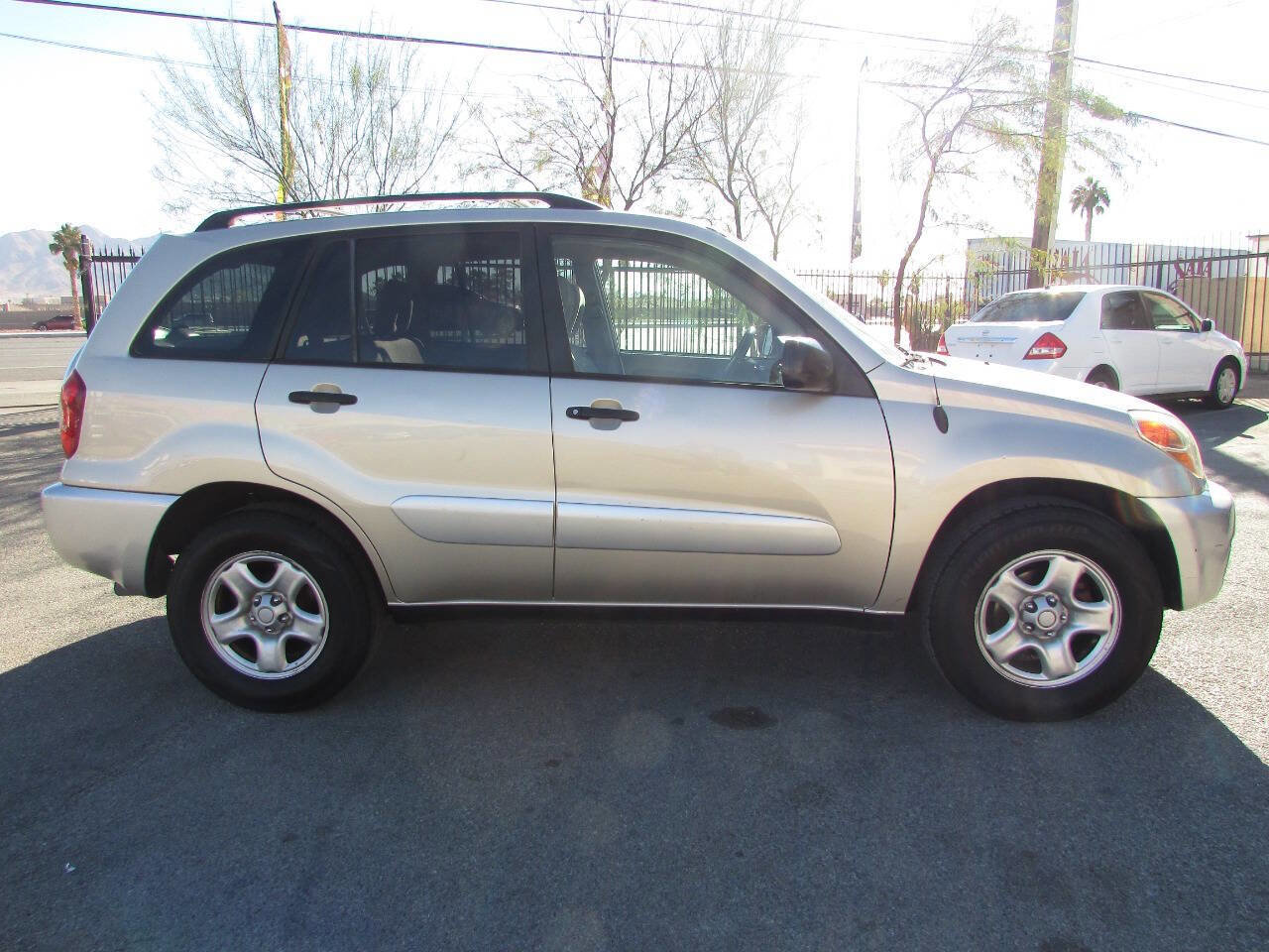 Used 2005 Toyota RAV4 2WD image 3