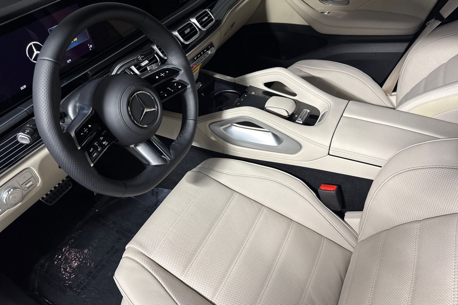 New 2026 Mercedes-Benz GLS 580 4MATIC image 4
