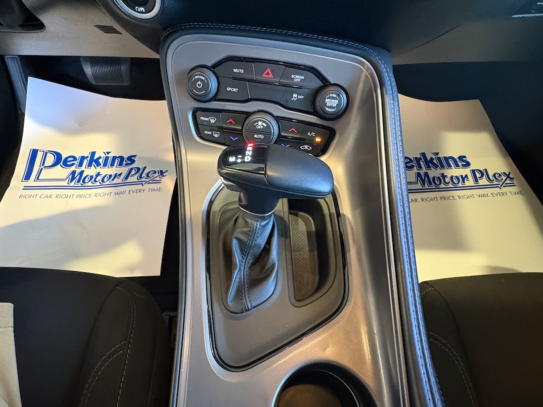 Used 2023 Dodge Challenger SXT RWD image 19