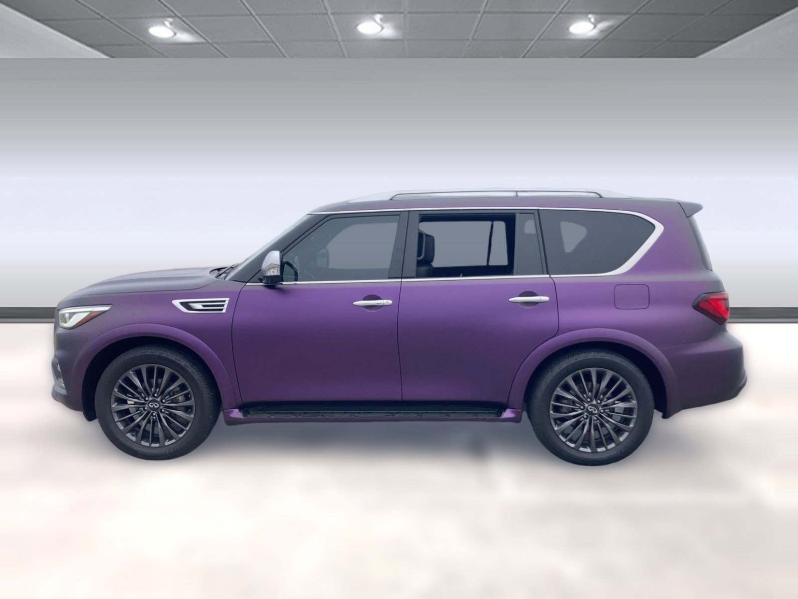 Used 2023 INFINITI QX80 Sensory w/ All-Season Package image 2