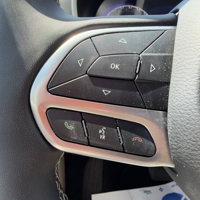 Used 2024 Chrysler Pacifica Touring-L FWD image 24