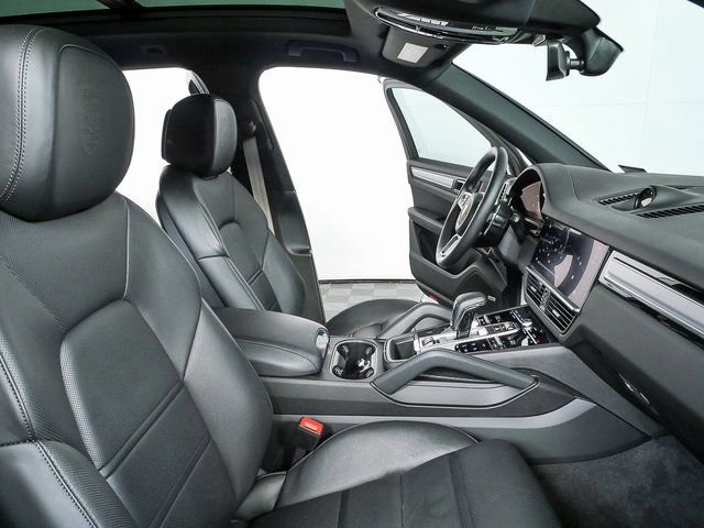 Used 2023 Porsche Cayenne image 24