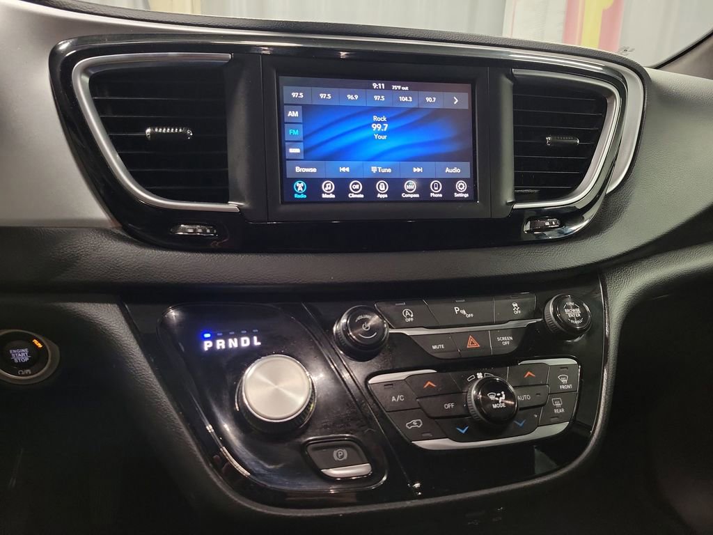 Used 2019 Chrysler Pacifica Touring Plus w/ S Appearance Package image 15