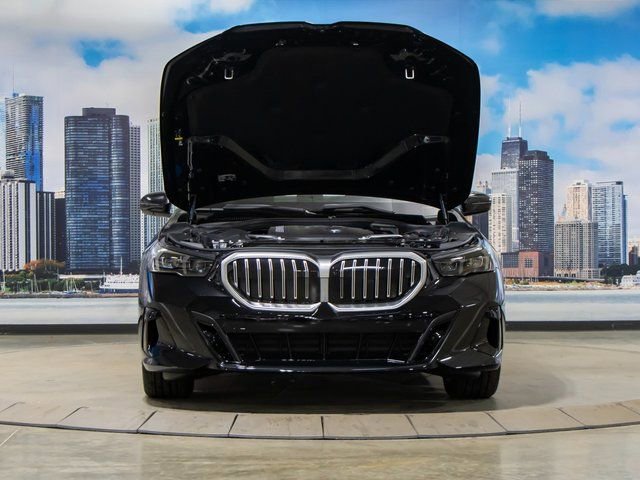 Used 2026 BMW 540i xDrive w/ Executive Package image 4