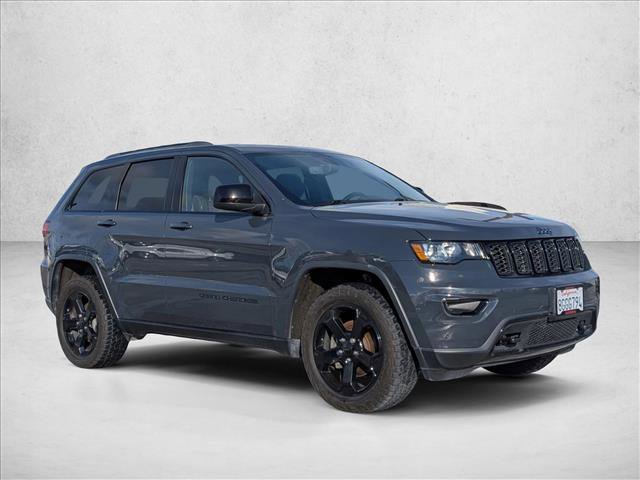 Used 2018 Jeep Grand Cherokee Laredo image 3