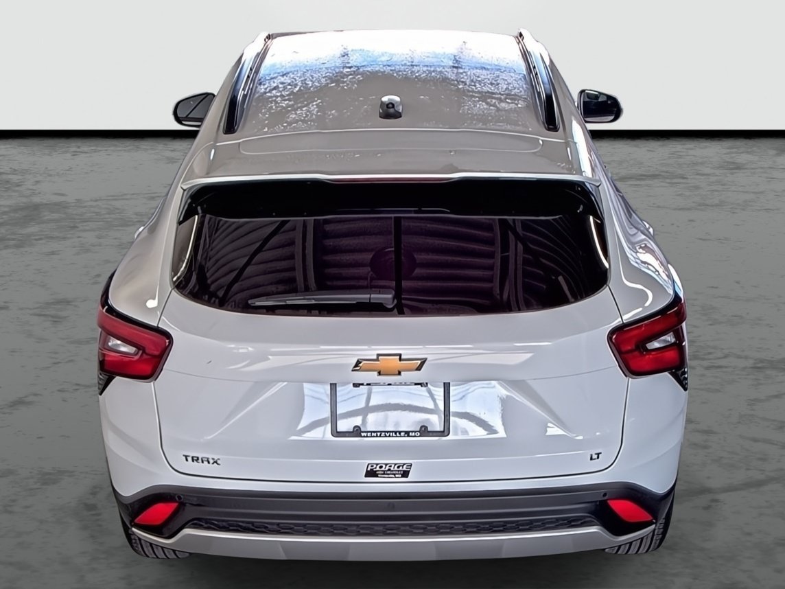 Used 2025 Chevrolet Trax LT w/ Driver Confidence Package FWD image 3