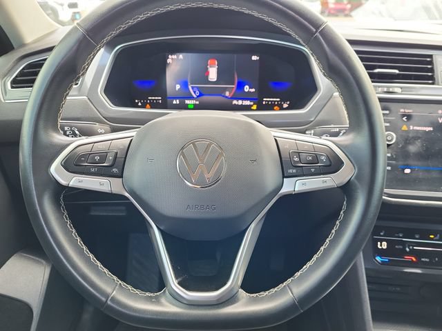 Used 2022 Volkswagen Tiguan SE AWD/4WD image 26
