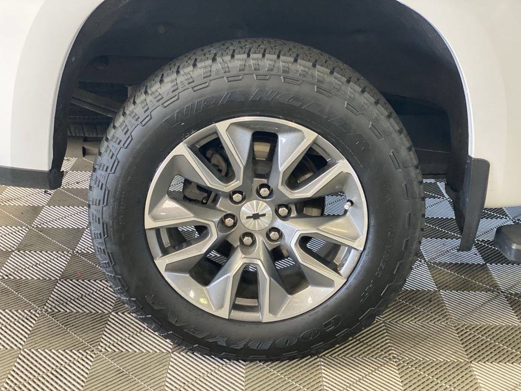 Used 2021 Chevrolet Silverado 1500 RST AWD/4WD image 38