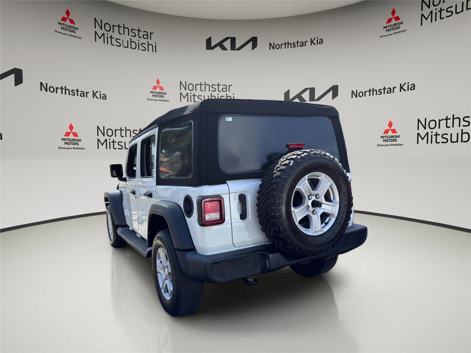Used 2021 Jeep Wrangler Unlimited Sport image 2