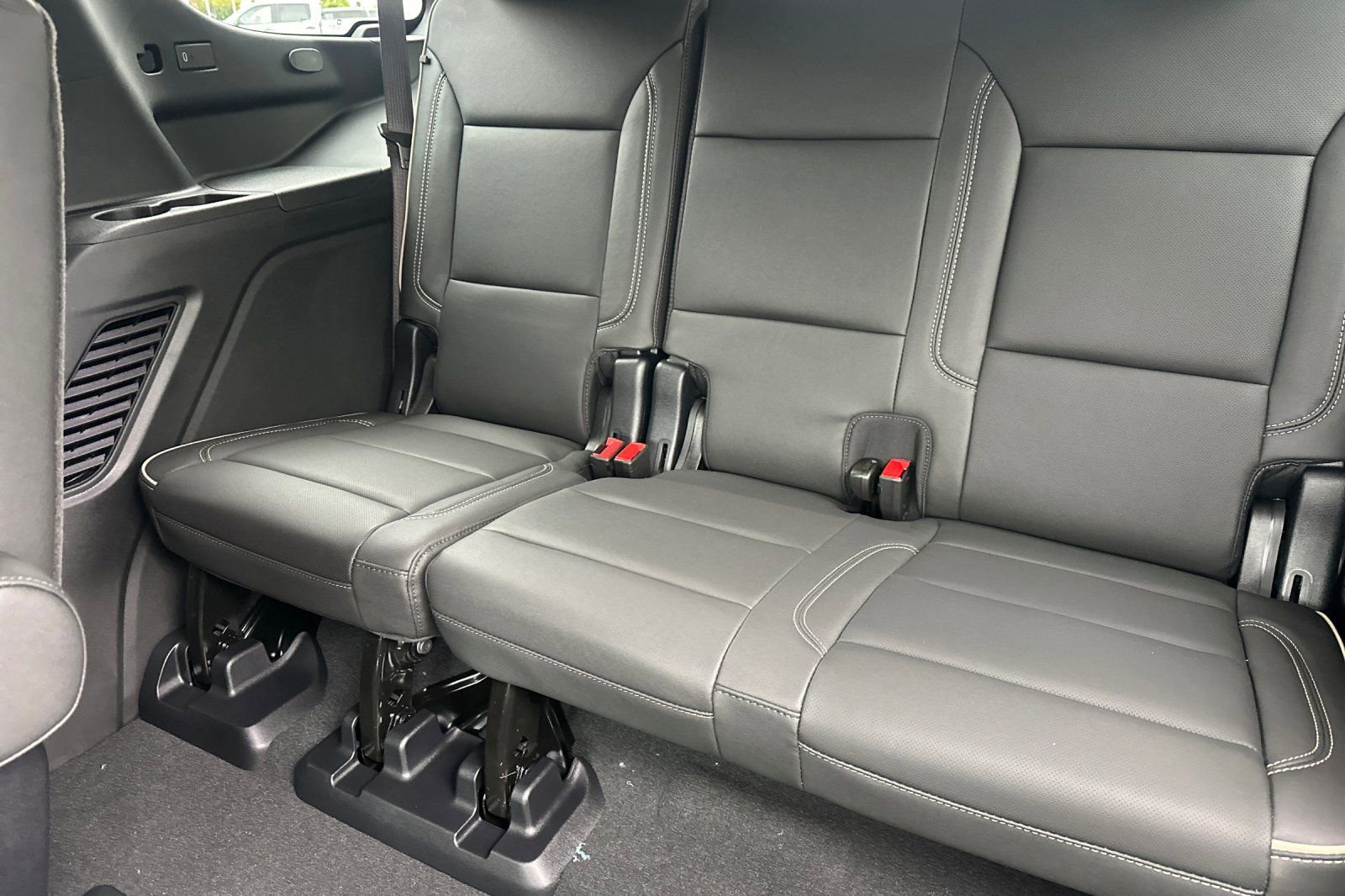 New 2026 Chevrolet Tahoe Premier w/ Sun And Tow Package AWD/4WD image 17