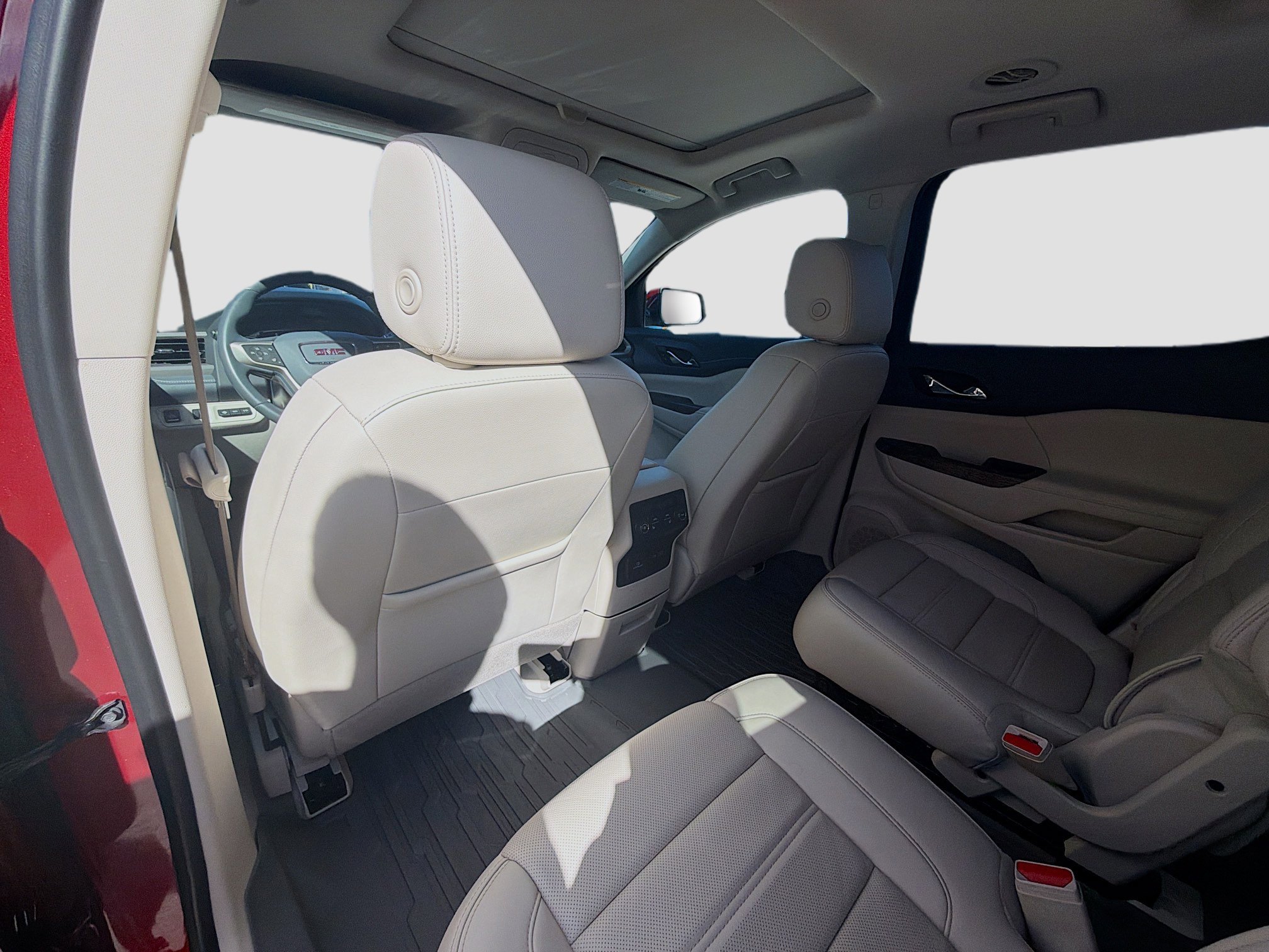 Used 2022 GMC Acadia Denali w/ Denali Ultimate Package image 25