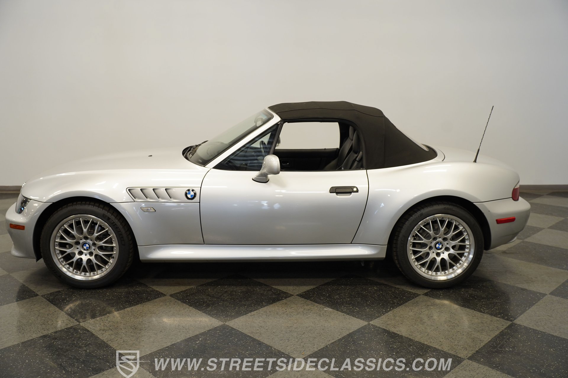 Used 2001 BMW Z3 3.0i RWD image 40