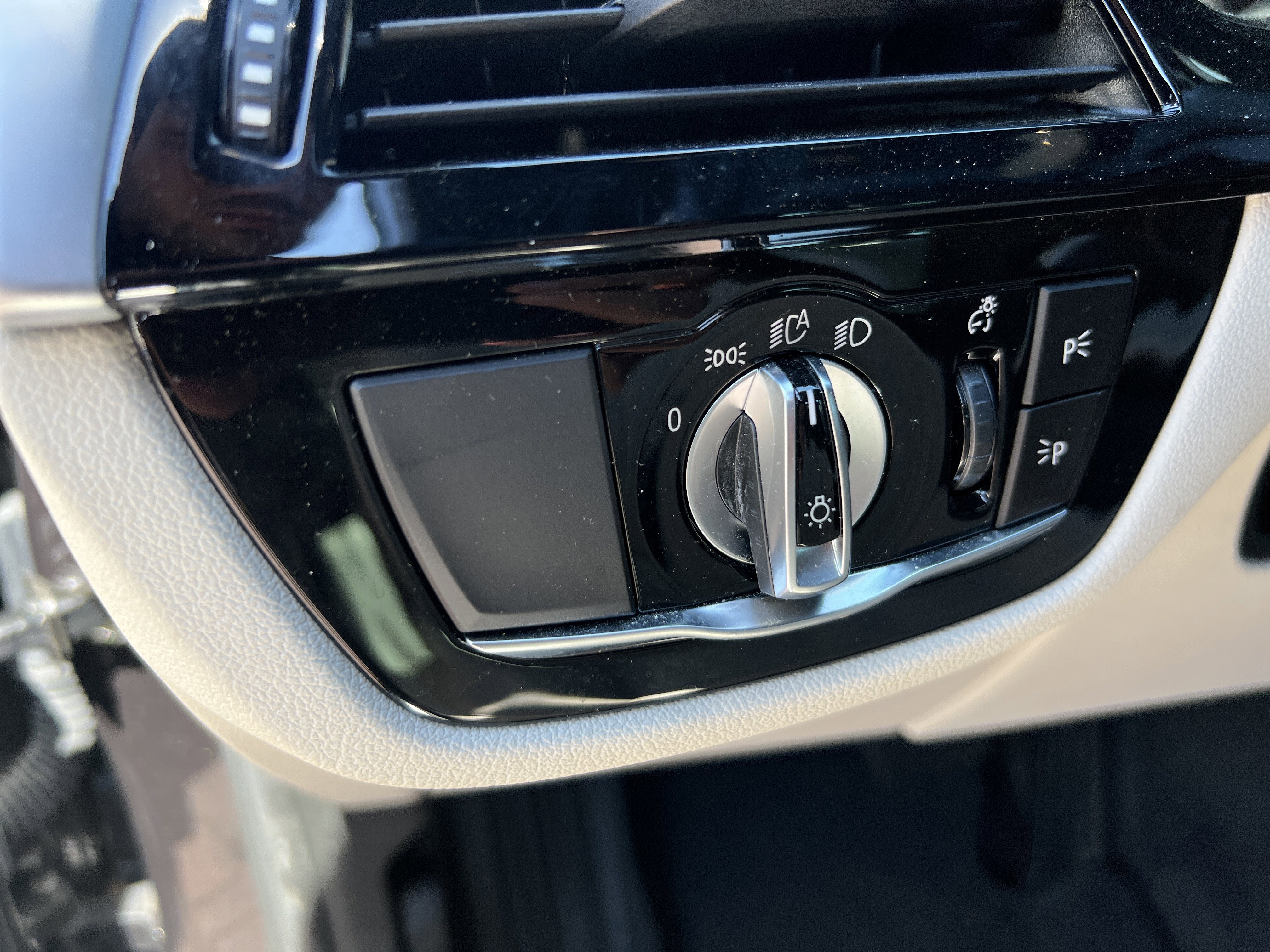 Used 2019 BMW 540i w/ Luxury Seating Package RWD image 38