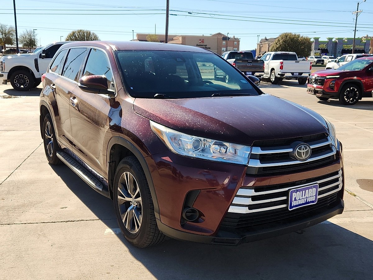 Used 2018 Toyota Highlander LE image 4