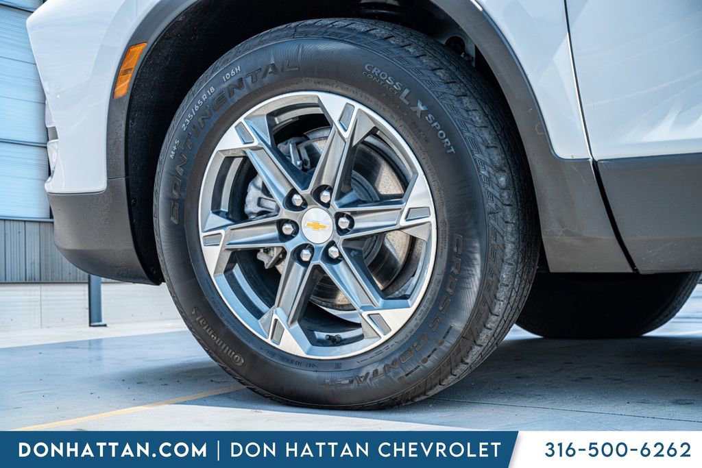 Used 2025 Chevrolet Blazer LT AWD/4WD image 35