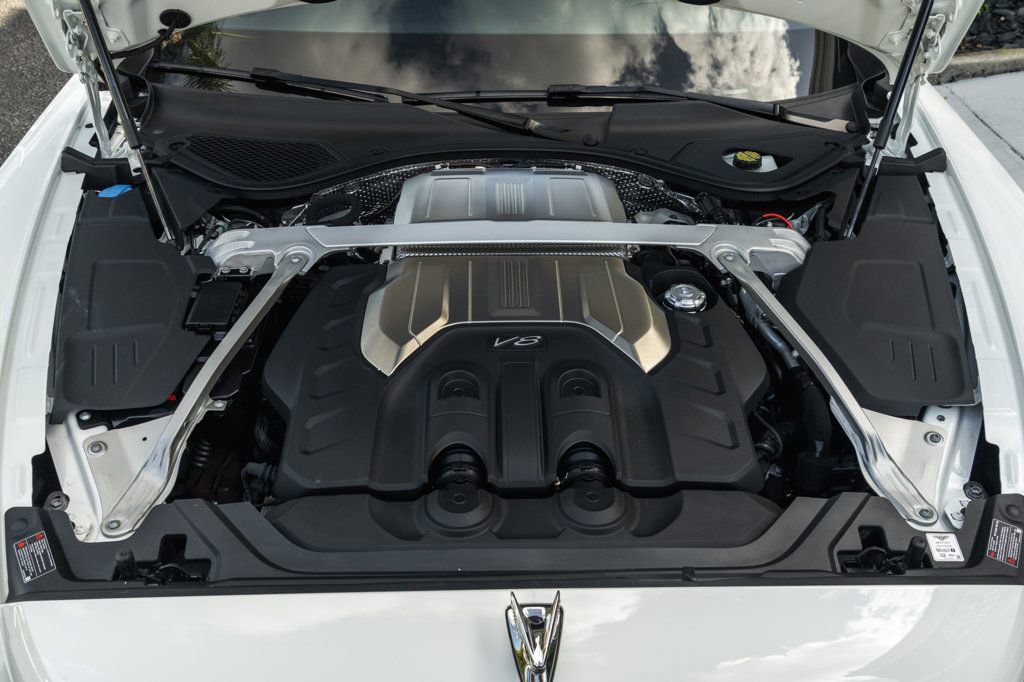 Used 2023 Bentley Flying Spur Azure image 32