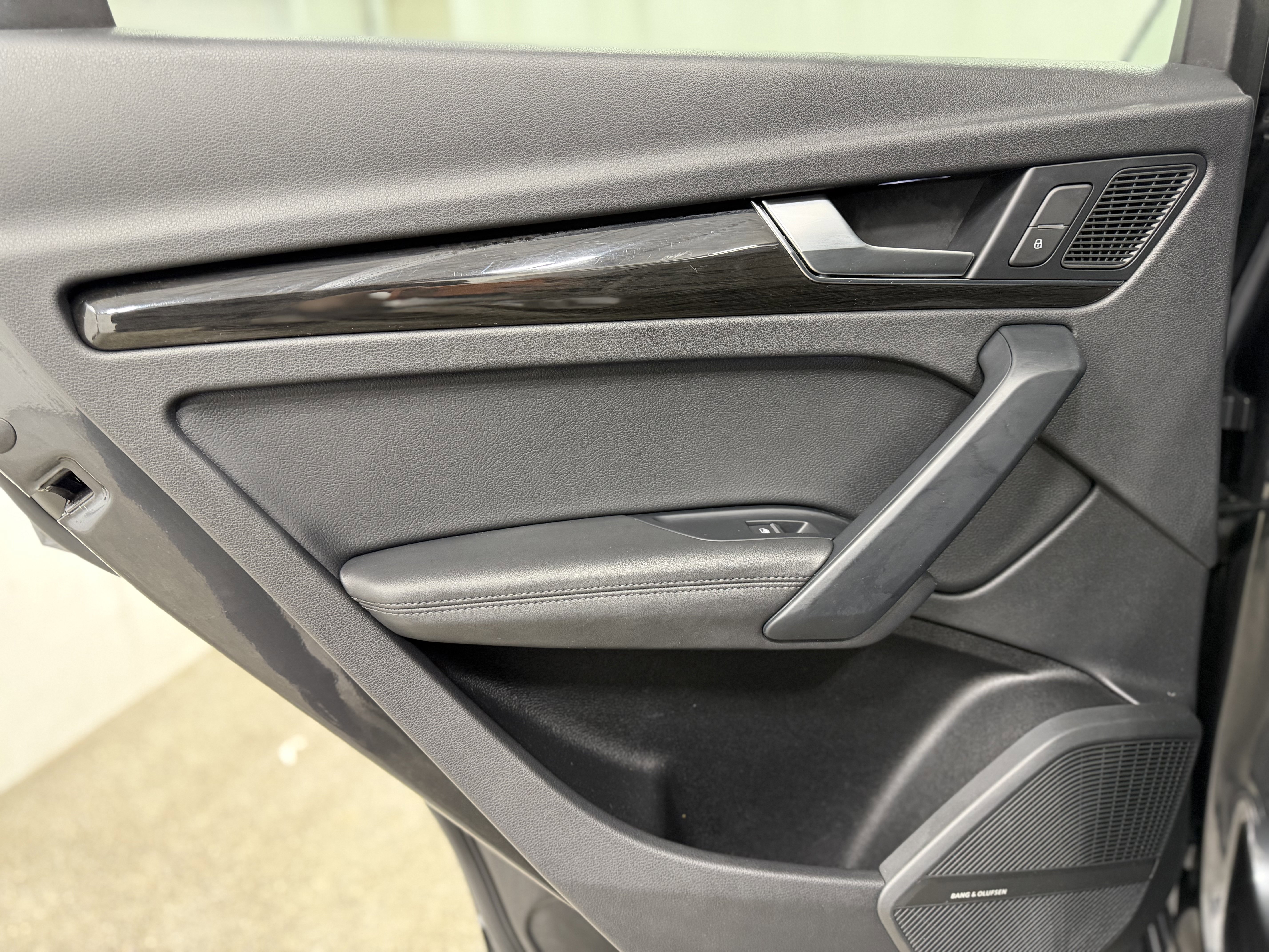 Used 2019 Audi Q5 2.0T Premium Plus w/ Premium Plus Package image 23