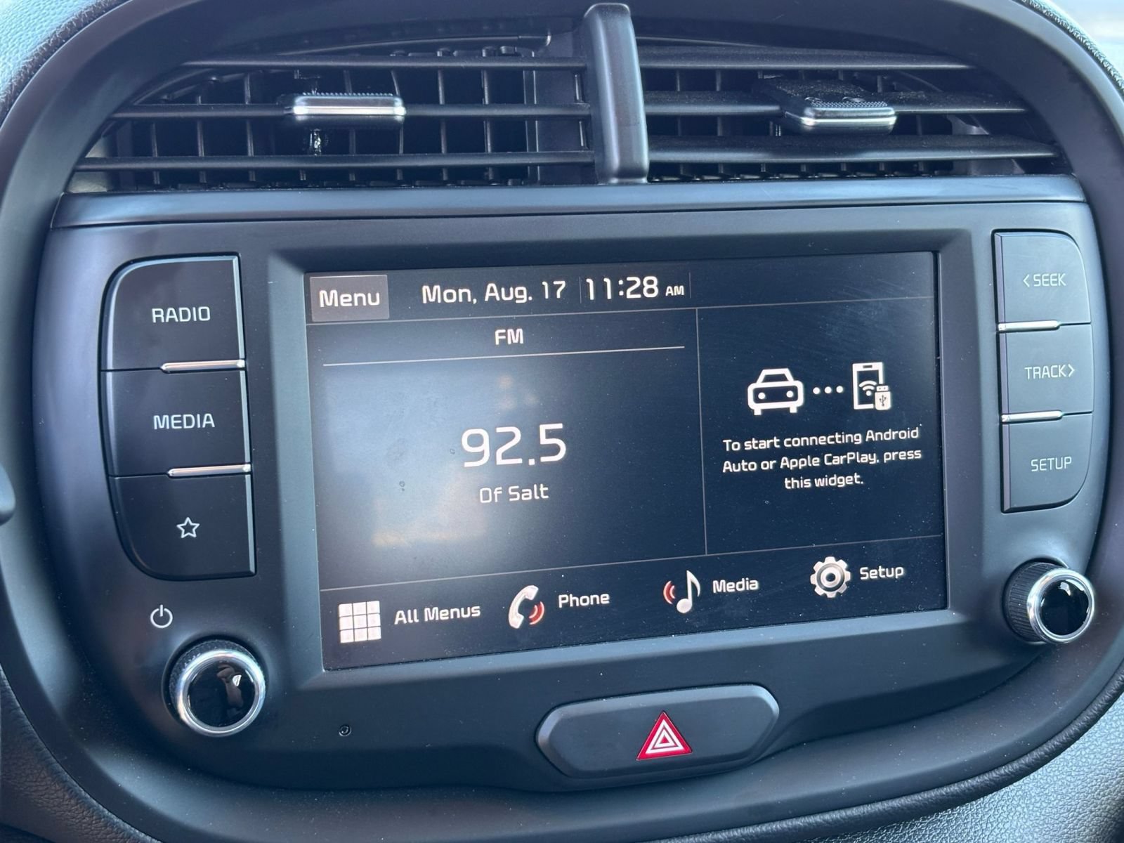 Used 2025 Kia Soul LX w/ LX Technology Package FWD image 19