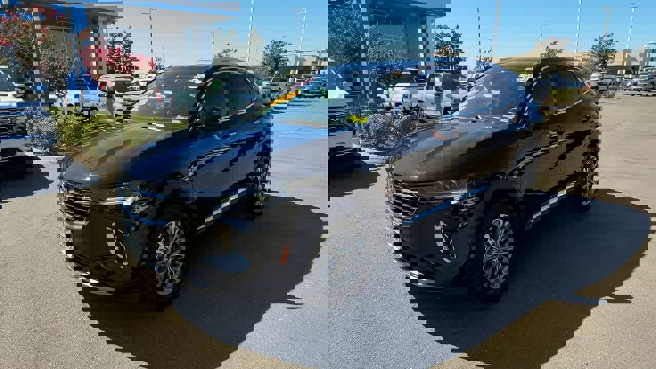 Used 2023 Buick Envision Preferred image 3