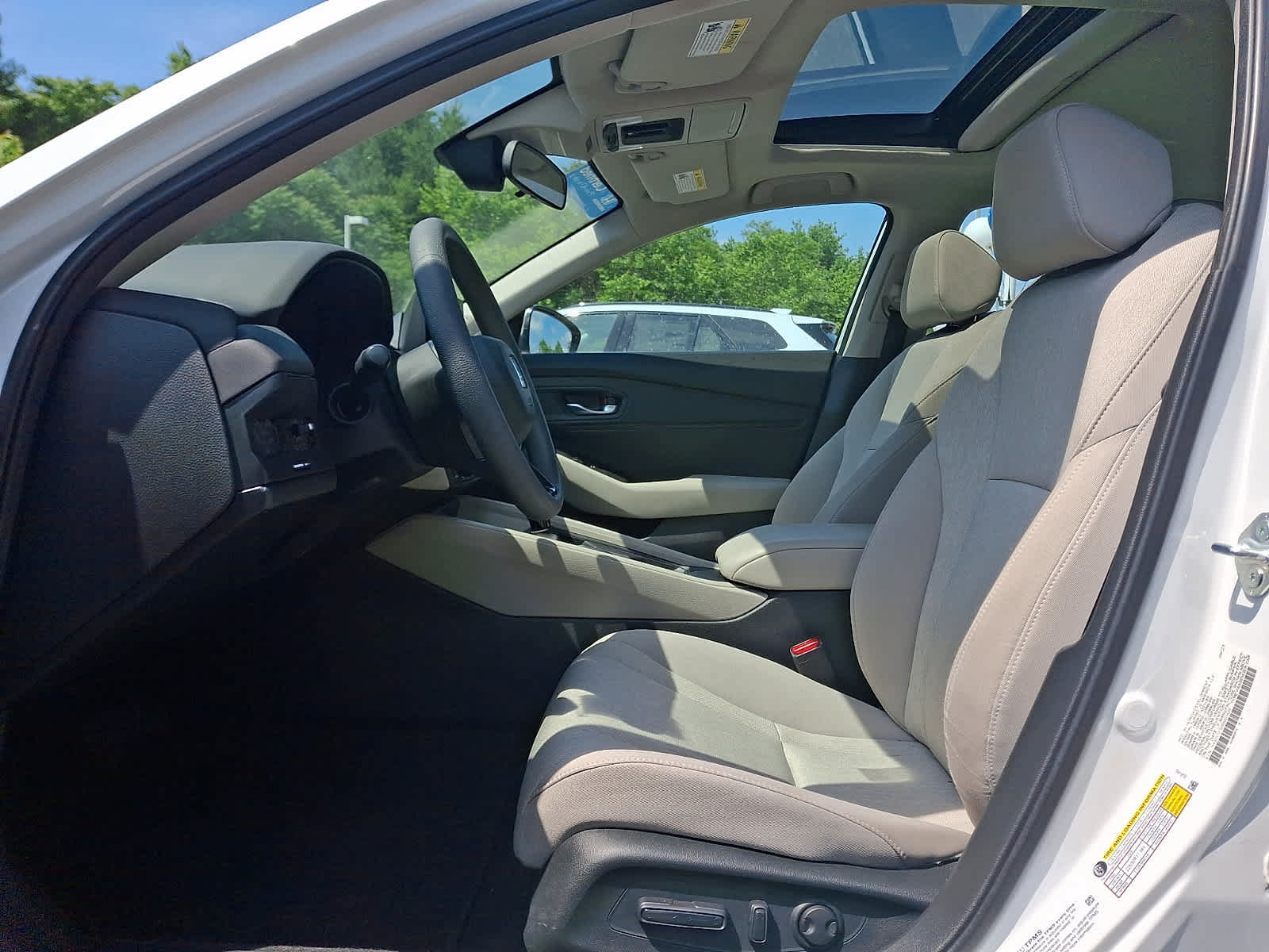 Certified 2024 Honda Accord EX image 15