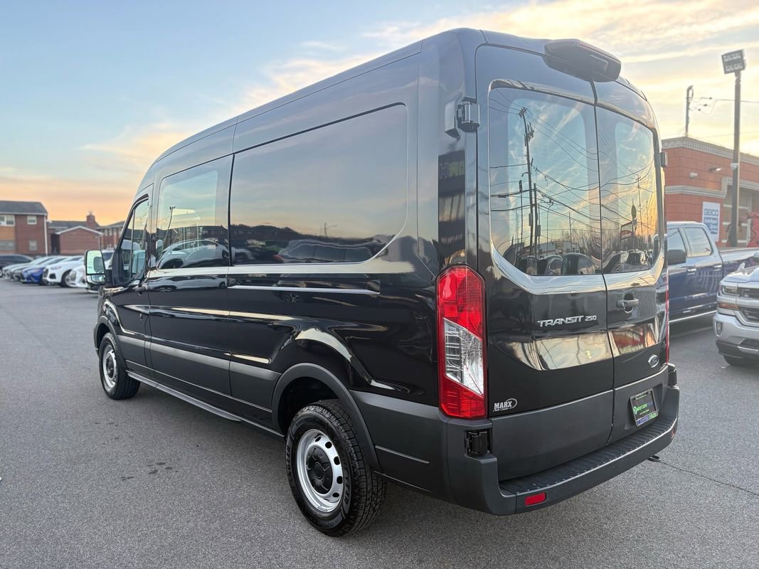 Used 2022 Ford Transit 250 Medium Roof image 10