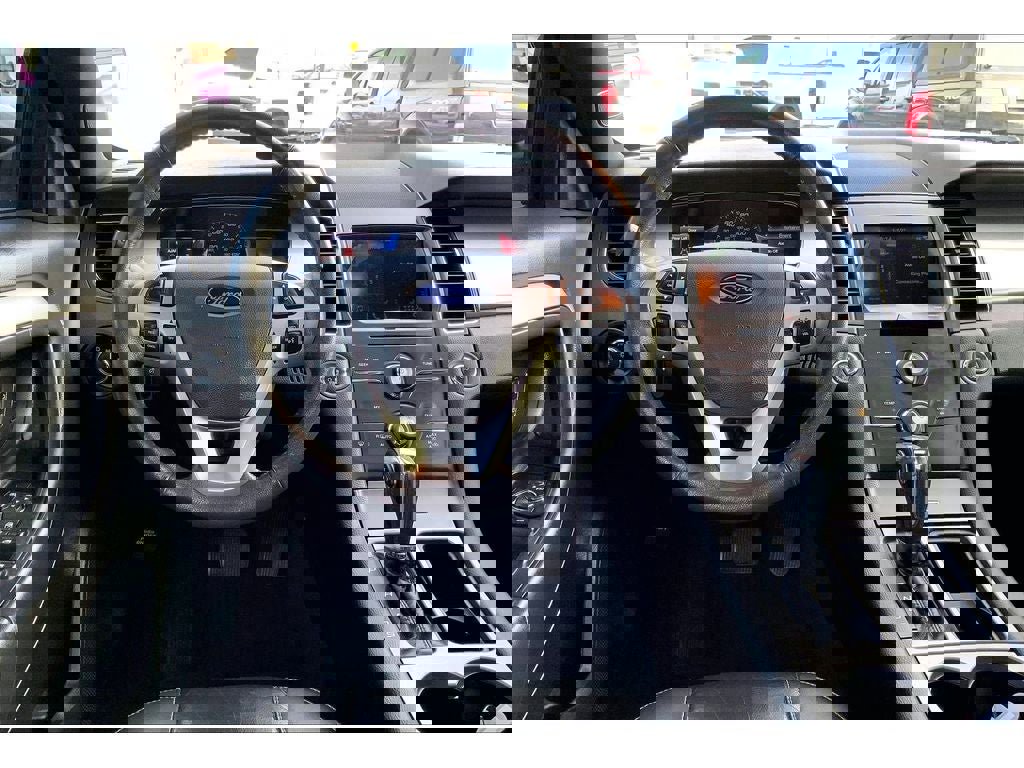 Used 2019 Ford Taurus SEL w/ Equipment Group 201A image 6