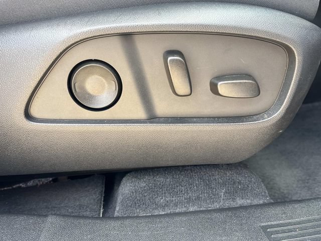 Used 2025 Chevrolet Equinox ACTIV w/ Safety and Technology Package FWD image 16