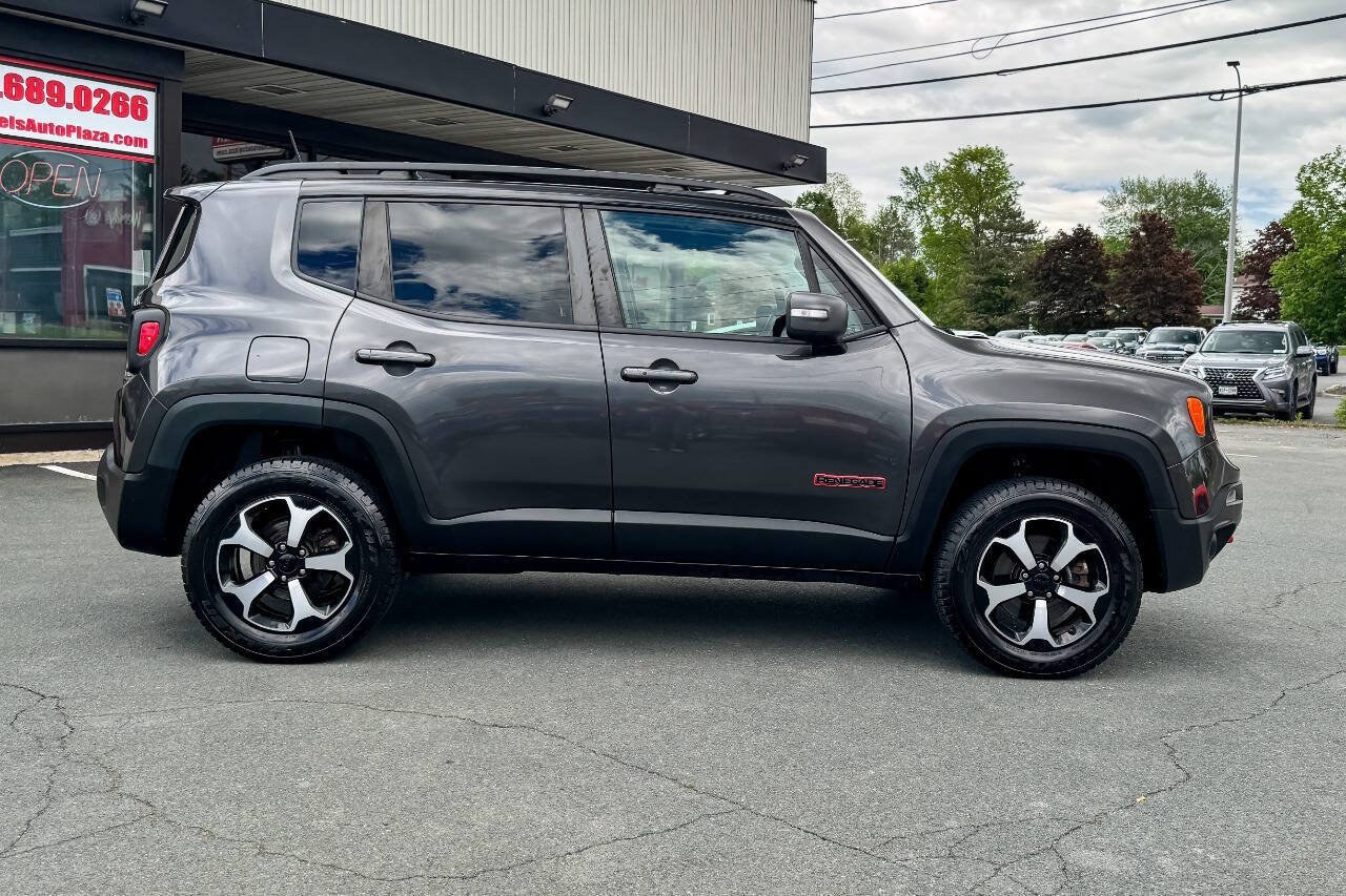 Used 2019 Jeep Renegade Trailhawk w/ UConnect 8.4 Nav Group AWD/4WD image 3