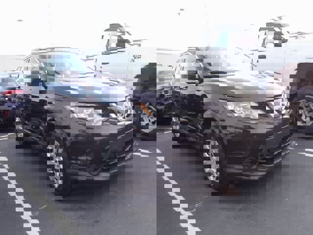 Used 2019 Nissan Rogue Sport S image 3