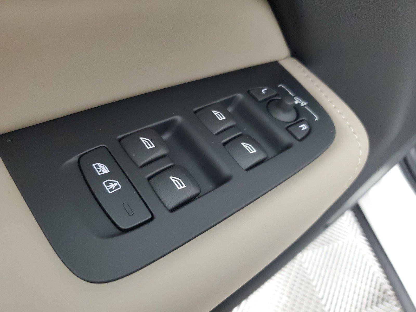 New 2027 Volvo XC60 B5 Plus AWD/4WD image 20
