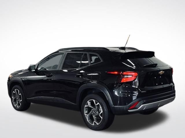 Used 2025 Chevrolet Trax LT image 9