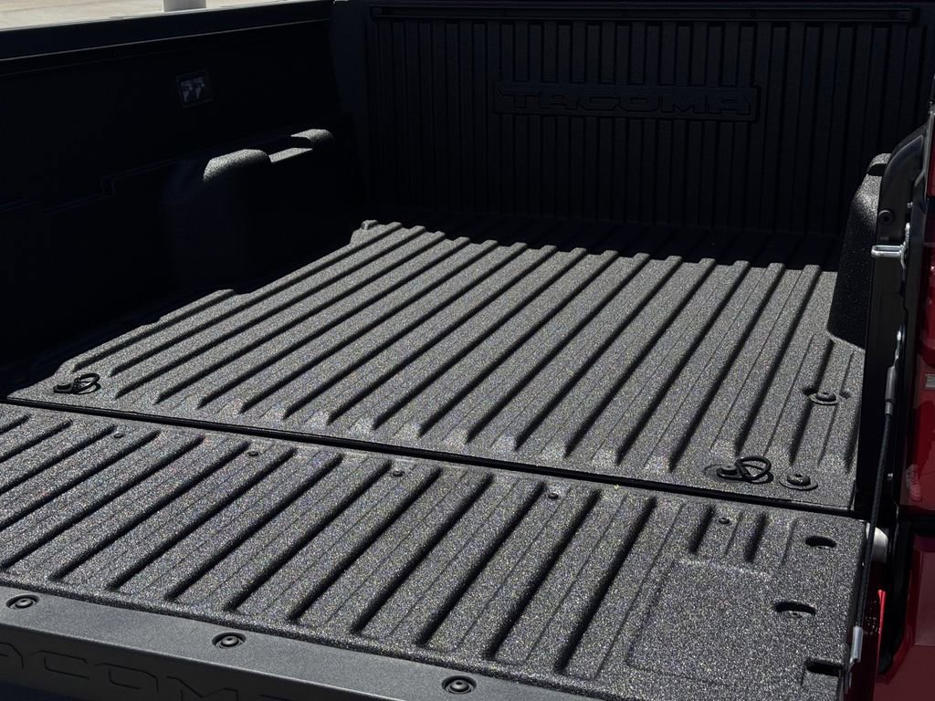 Used 2025 Toyota Tacoma TRD Off-Road image 31