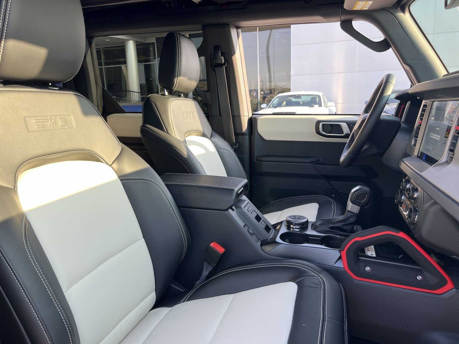 New 2026 Ford Bronco Outer Banks w/ Sasquatch Package AWD/4WD image 26