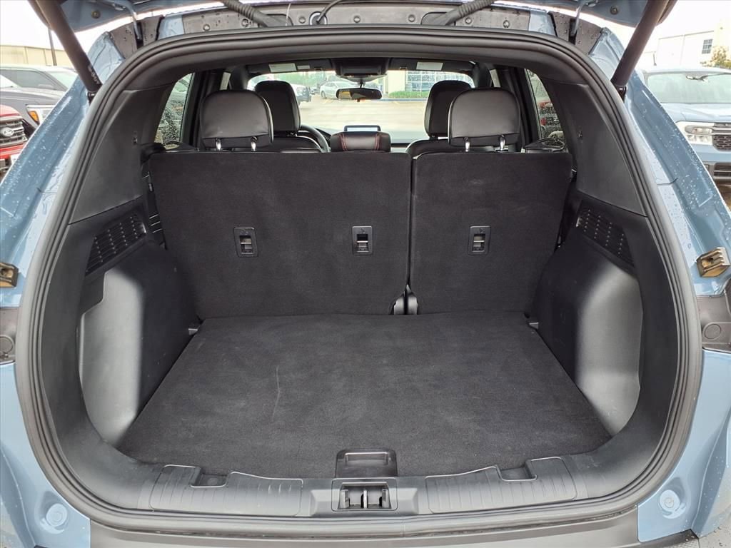 Used 2025 Ford Escape ST-Line FWD image 29