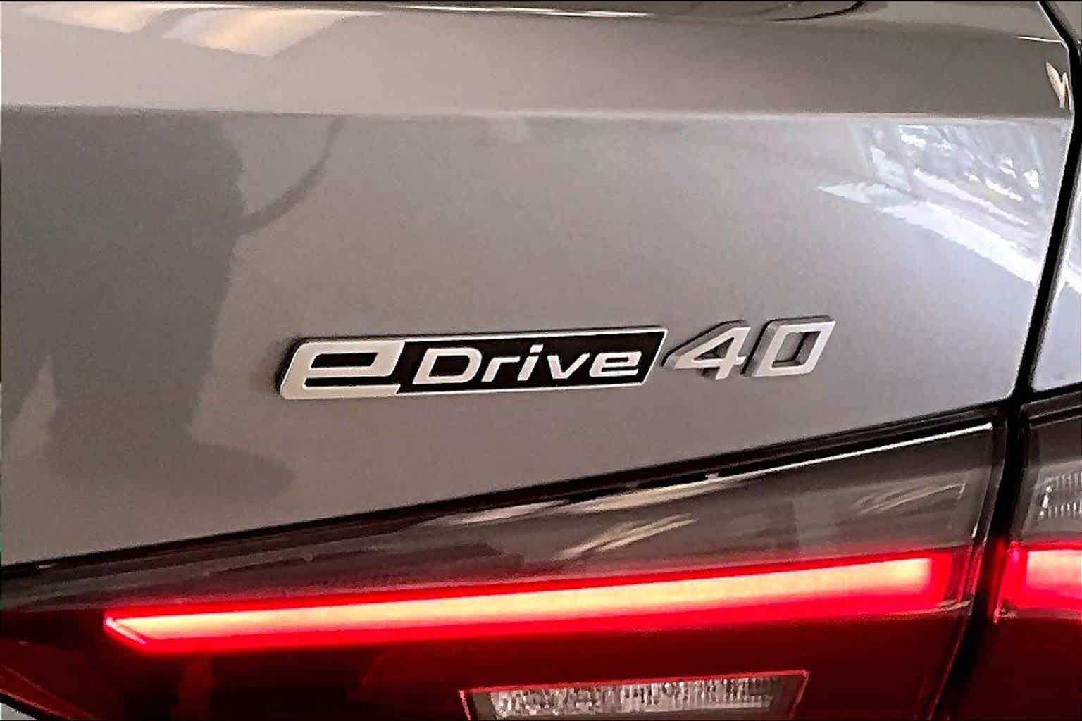 Used 2023 BMW i4 eDrive40 RWD image 9