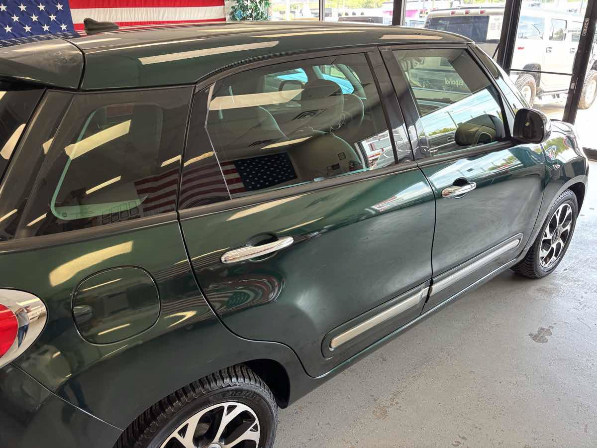 Used 2014 FIAT 500L Lounge FWD image 11