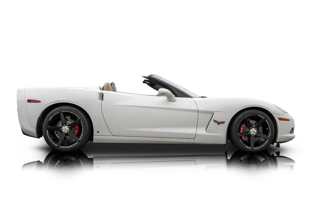 Used 2006 Chevrolet Corvette Convertible w/ Preferred Equipment Group RWD image 2