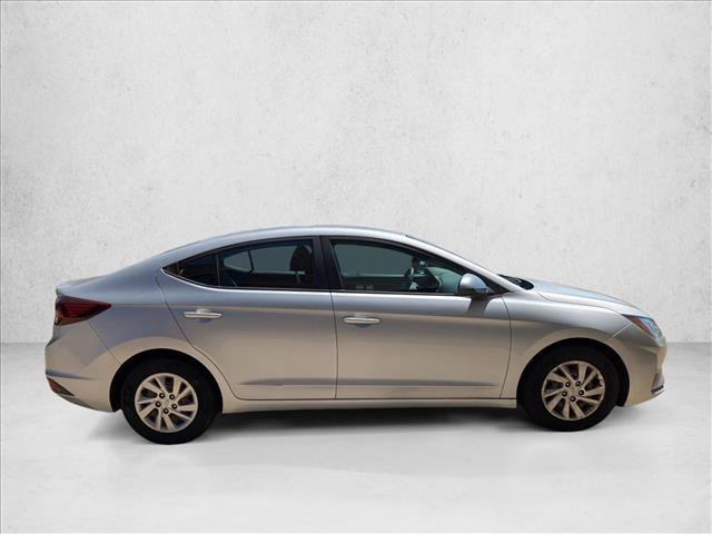 Used 2019 Hyundai Elantra SE w/ Cargo Package FWD image 4
