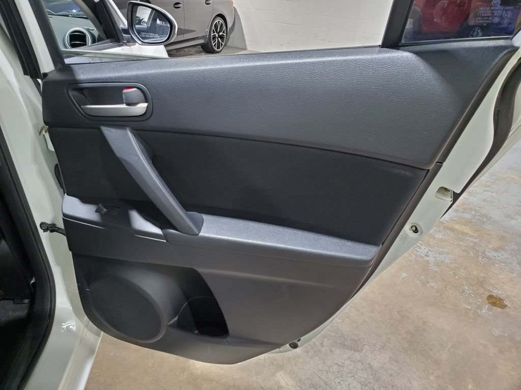 Used 2011 MAZDA MAZDA3 i Touring FWD image 17