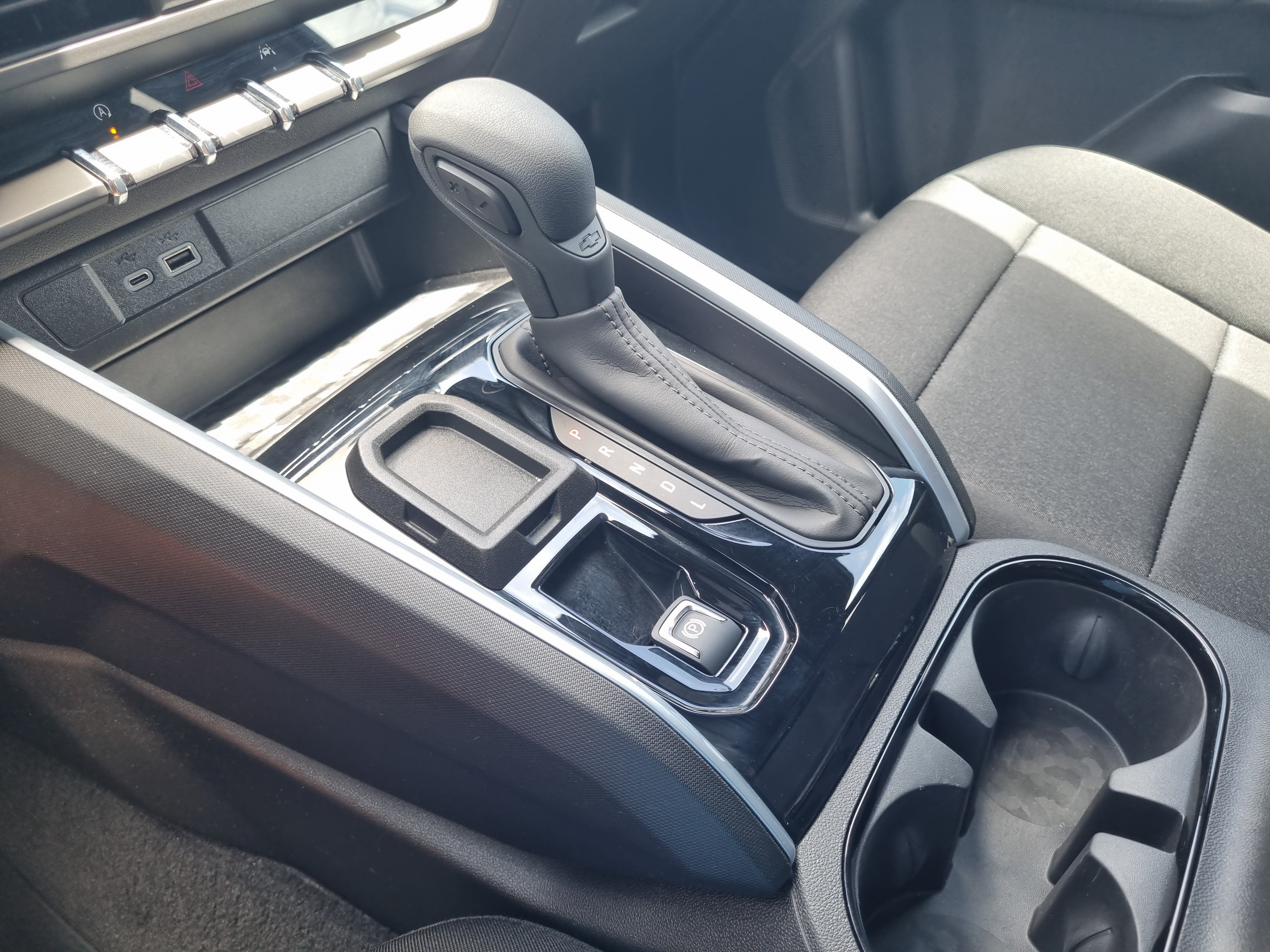Used 2024 Chevrolet Colorado W/T w/ WT Convenience Package II RWD image 32