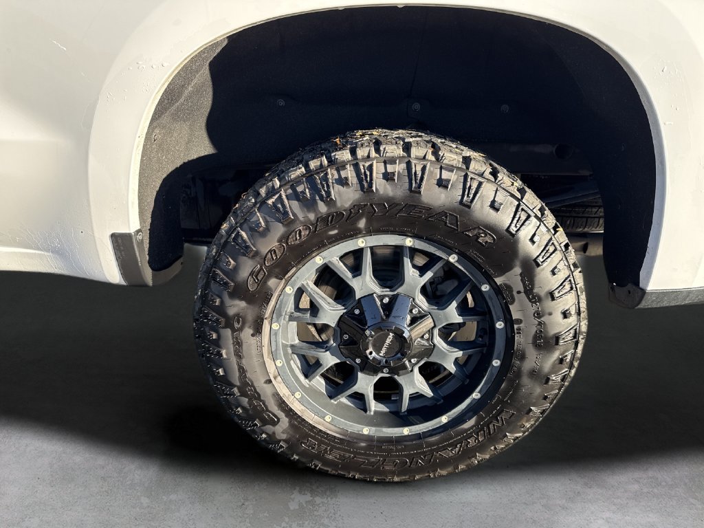 Used 2021 Chevrolet Silverado 1500 LTZ AWD/4WD image 14