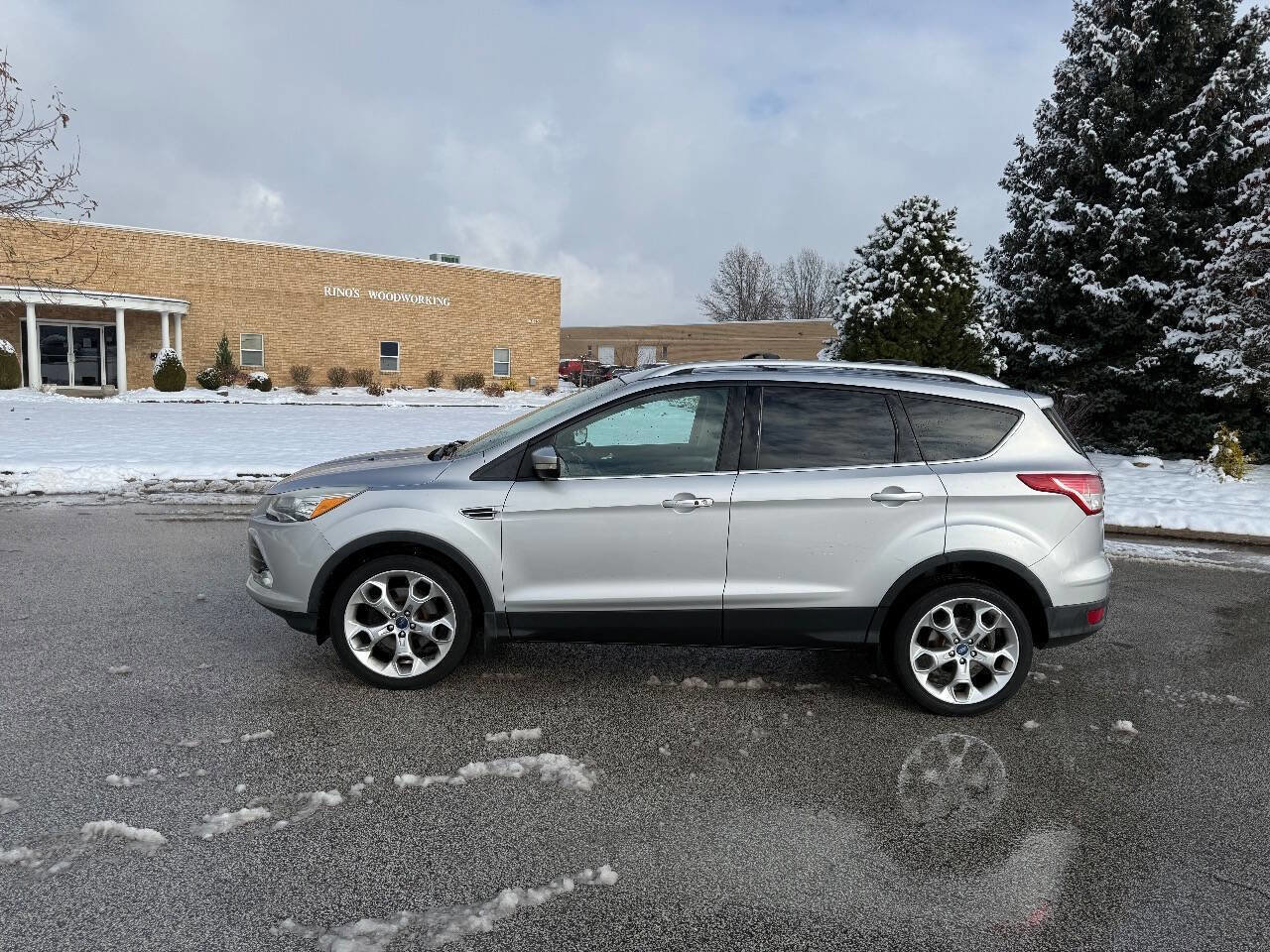 Used 2013 Ford Escape Titanium image 2