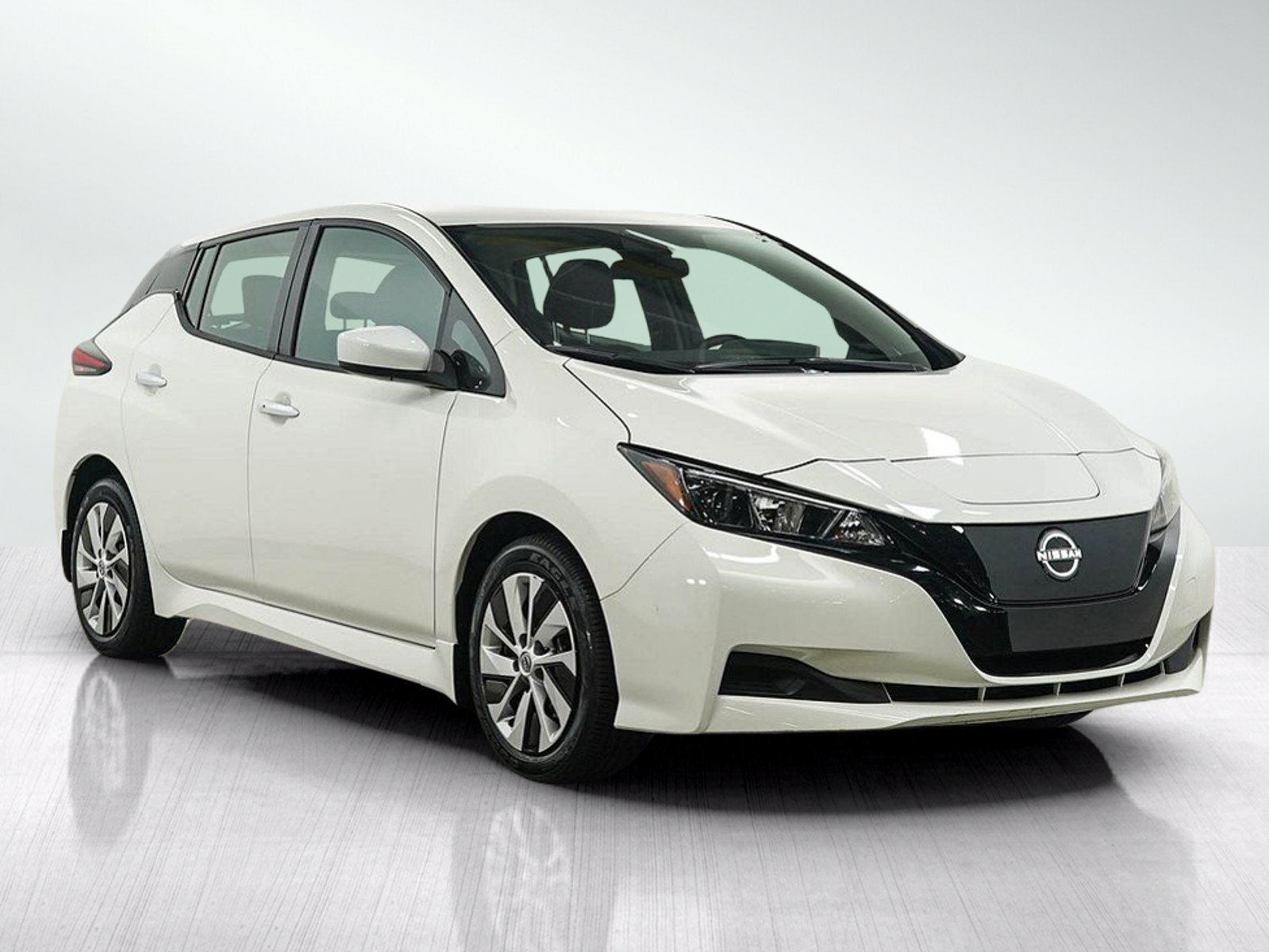 Used 2025 Nissan Leaf S FWD image 7