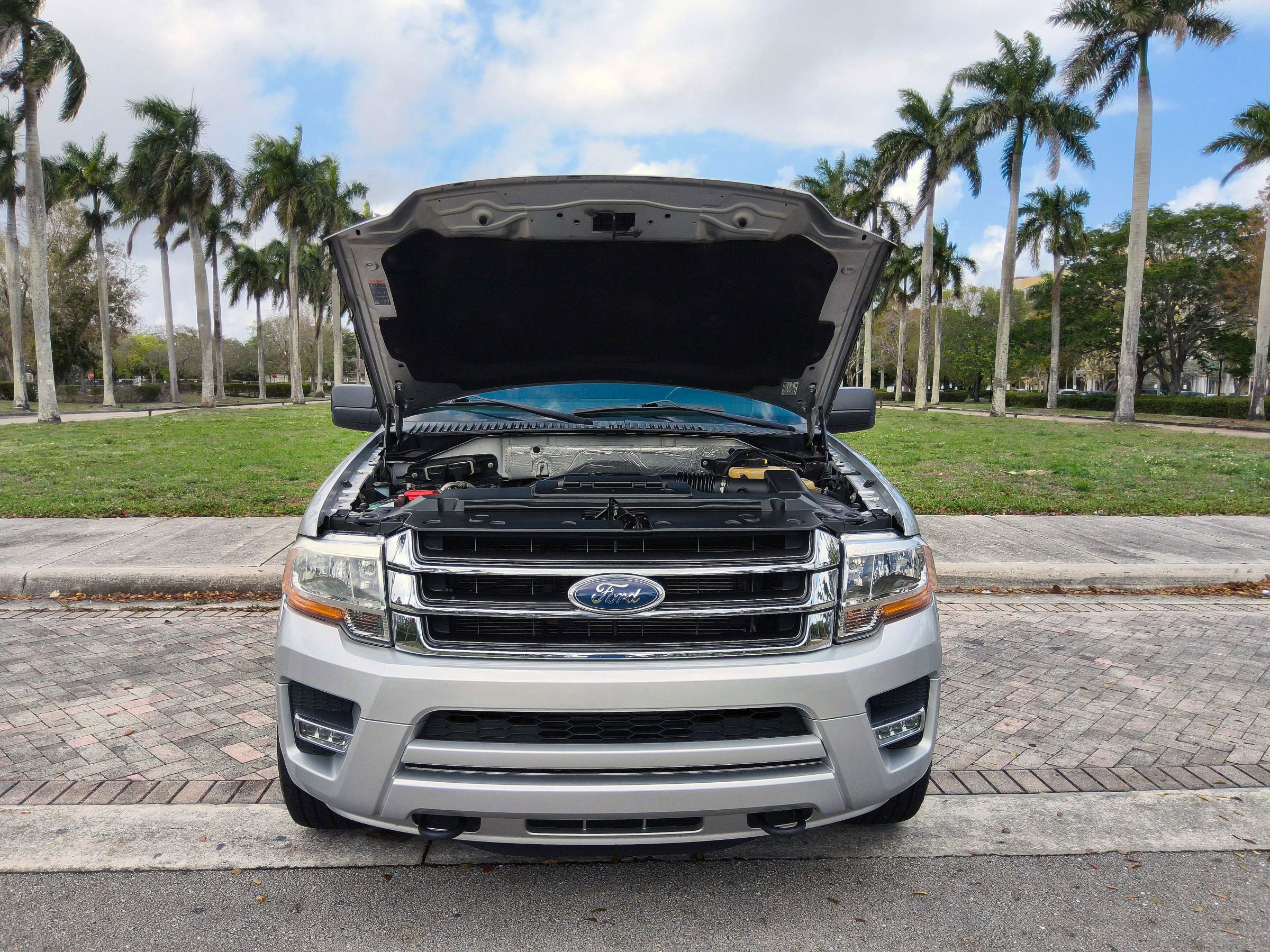 Used 2017 Ford Expedition XLT AWD/4WD image 39