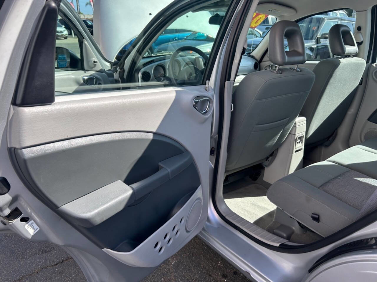 Used 2007 Chrysler PT Cruiser FWD image 25