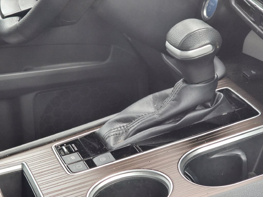 Certified 2022 Toyota Sienna XLE w/ XLE Plus Package FWD image 16