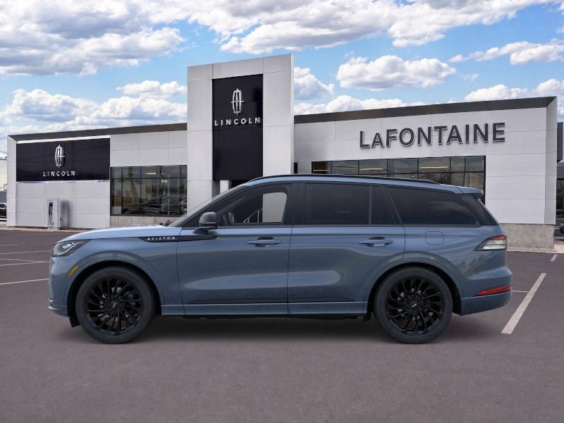 New 2026 Lincoln Aviator Reserve w/ Jet Appearance Package AWD/4WD image 3