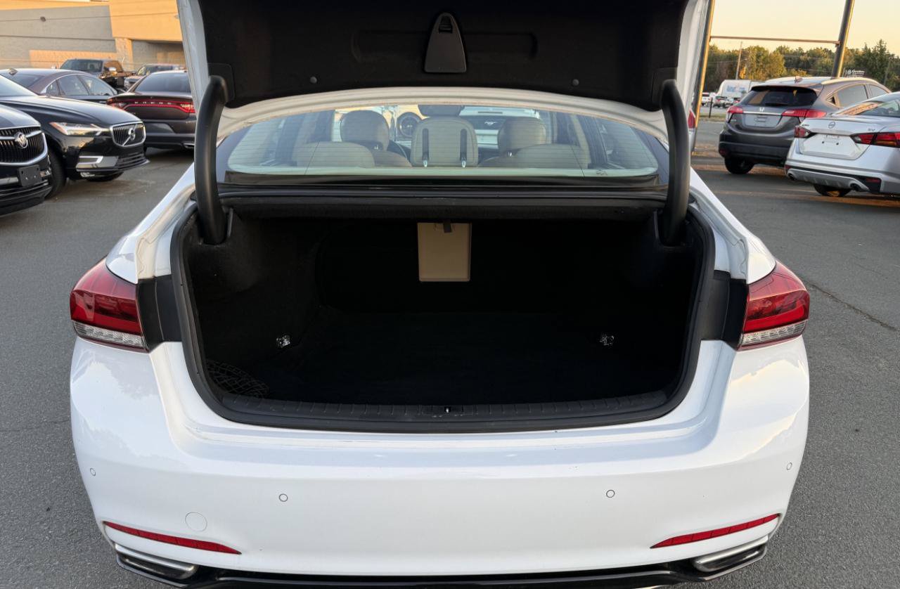 Used 2018 Genesis G80 3.8 w/ Option Group 02 RWD image 10