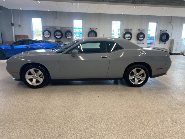 Used 2022 Dodge Challenger SXT image 9