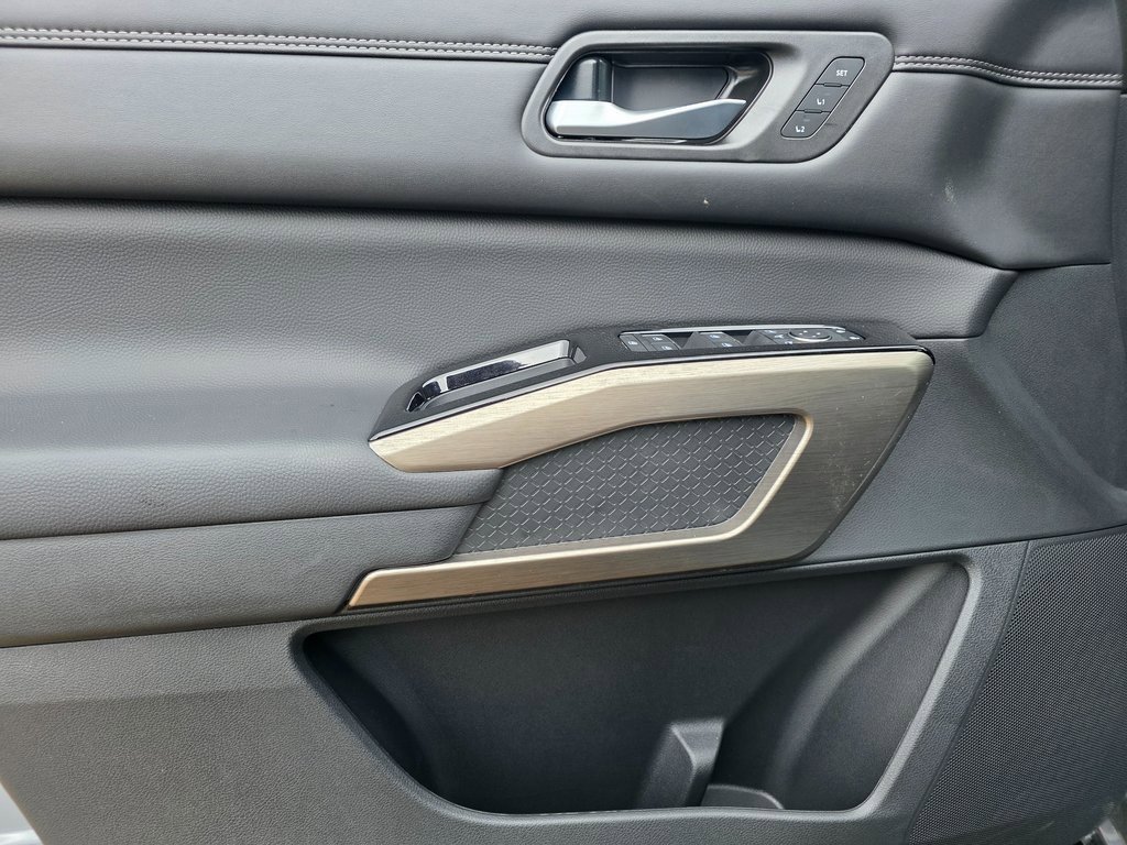 New 2025 Nissan Pathfinder Platinum image 20